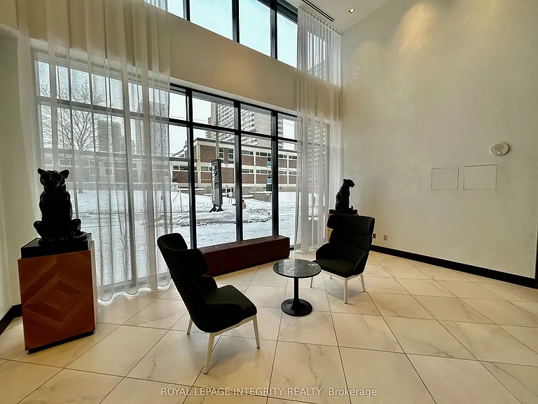 255 Bay St #910 — Photo 6