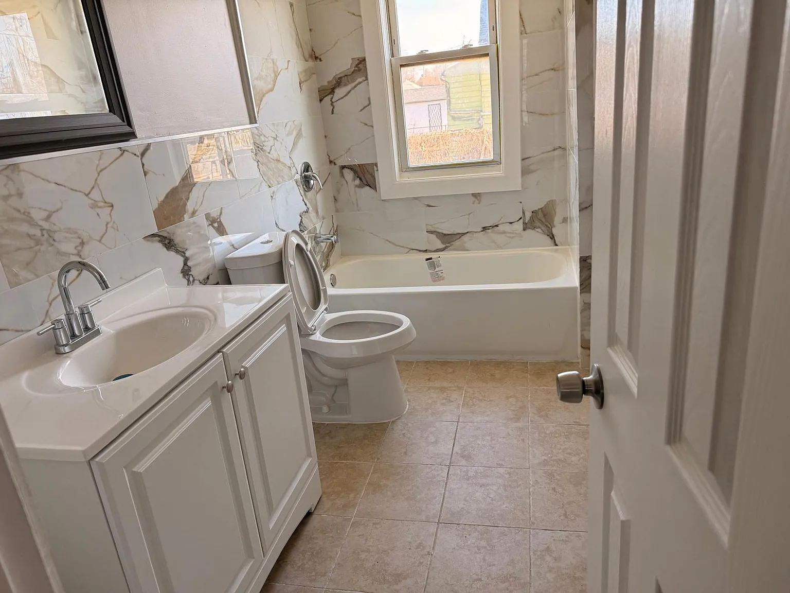 2415 Cody St — Photo 2