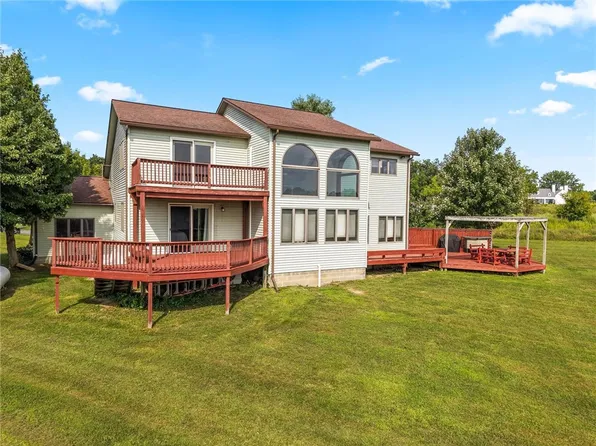 650 Sherwood Rd, Aurora, NY 13026