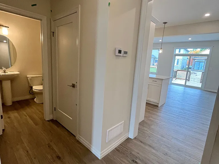 224 Renaissance Dr — Photo 4