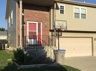 6904 Whitewater Ln, Lincoln, NE 68521