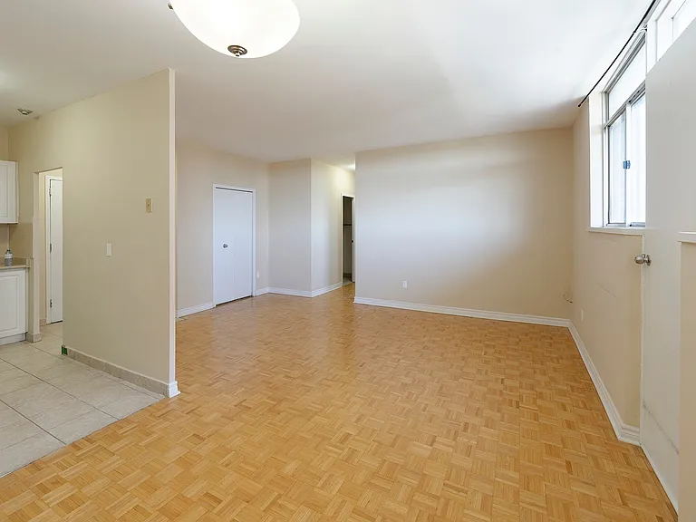 90 Eastdale Ave — Photo 29