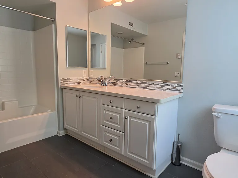 1st Floor ensuite full bathroom