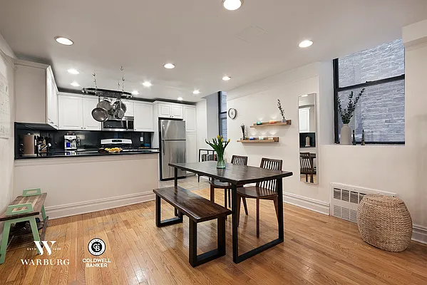 Sold by Coldwell Banker Warburg | media 3