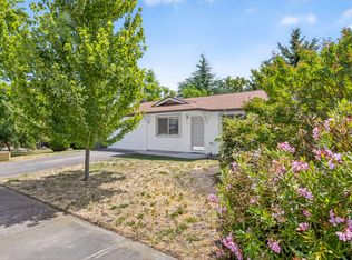 315 School House Rd, Talent, OR 97540