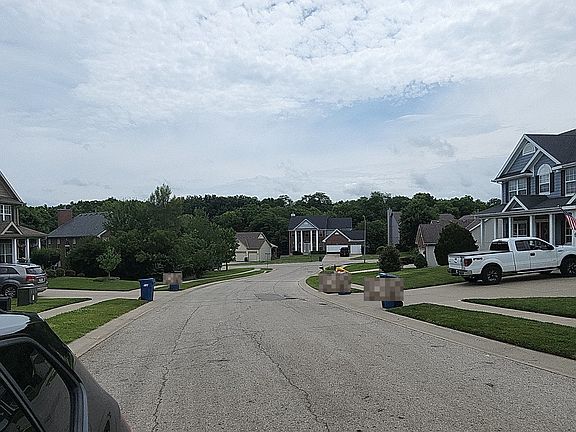 5th image of 1009 Maple Woods Dr