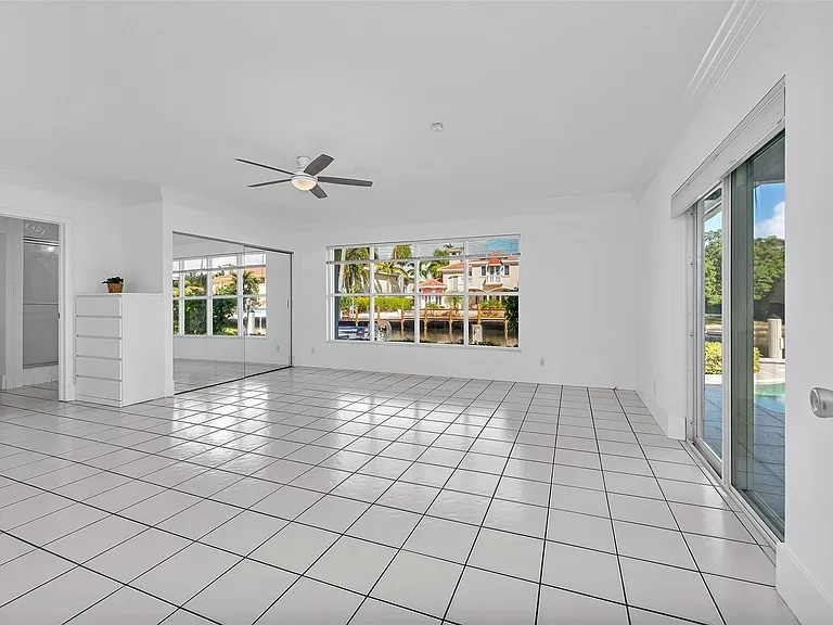 2427 Sea Island Dr — Photo 23