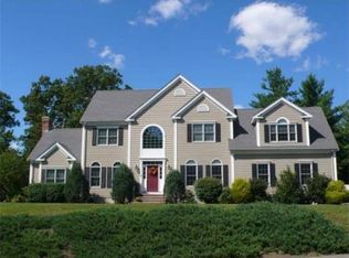 3 Daffodil Ln, Medway, MA 02053