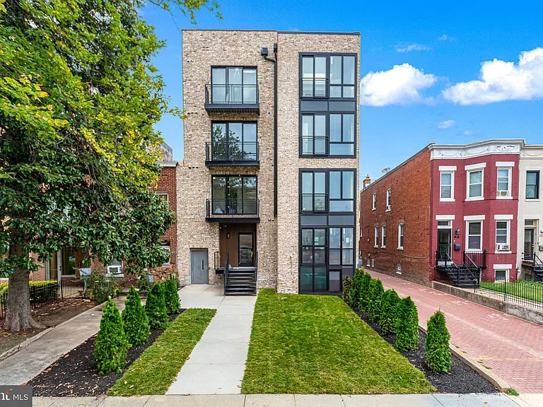 1516 E Capitol St NE — Photo 39