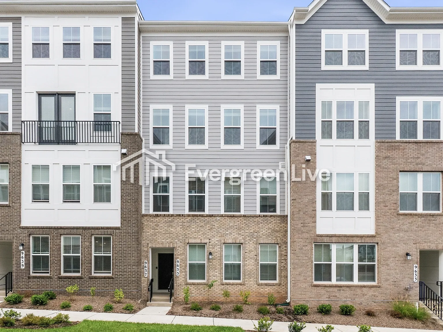 3 bed, 2.5 bath, 2415 sqft, $3,035 — Photo 1