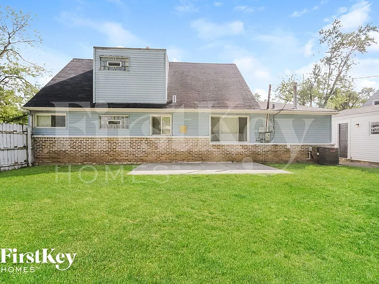 400 Watseka St — Photo 15