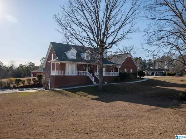 6645 Red Leaf Ln, Bessemer, AL 35023