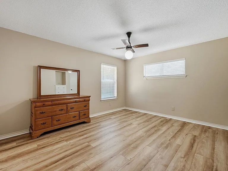 2506 Glen Ct — Photo 15