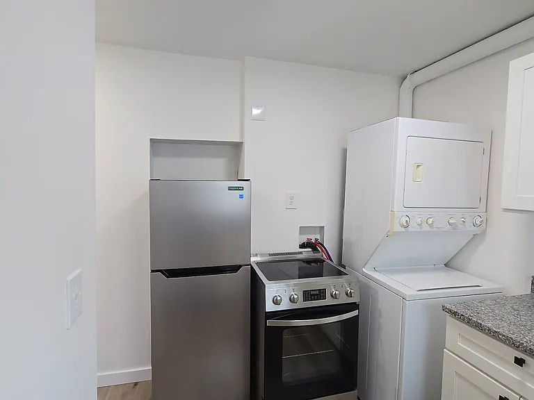 400 W 2nd Ave #2 — Photo 13