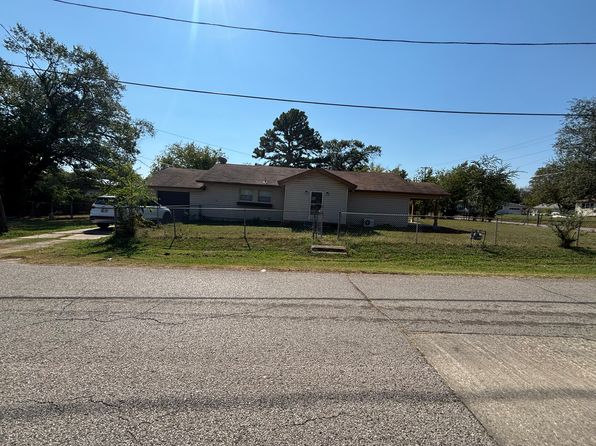 714 Van Dr