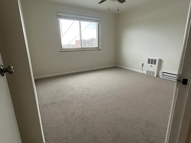 Virginia Mae Apartments — Photo 16