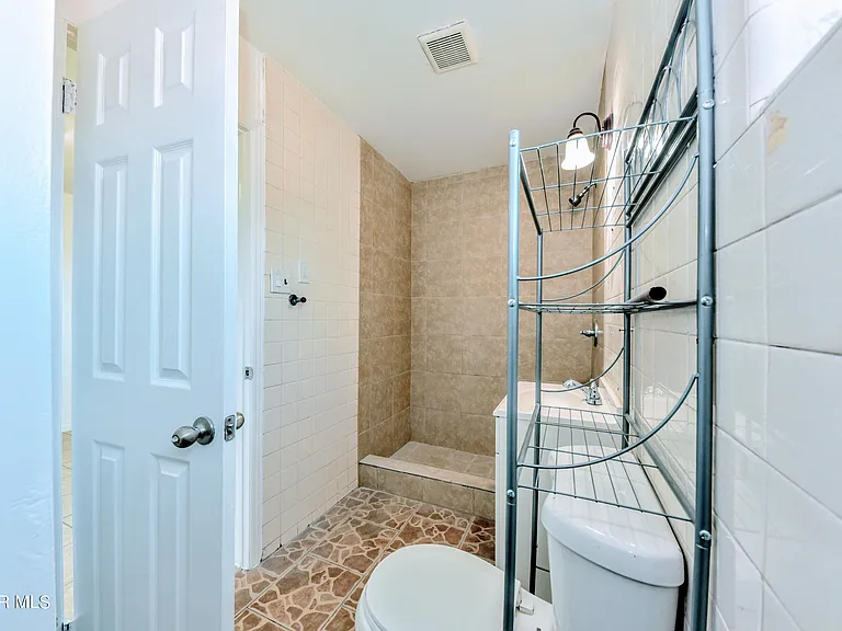 753 N Carolina Dr — Photo 30