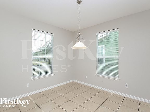 4th image of 1912 Cabrera Dr
