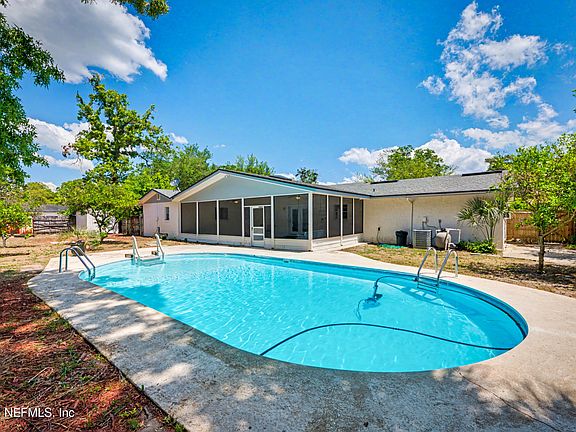 2nd image of 2332 OAKDALE Drive E
