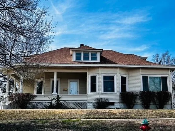 801 Santa Fe St, Larned, KS 67550