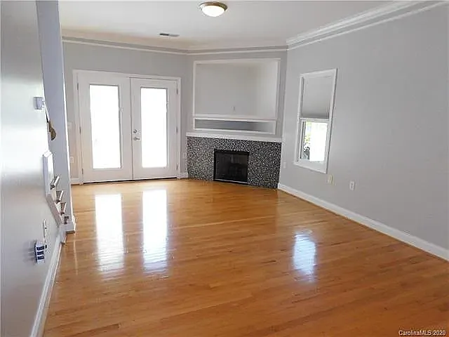 733 Grandin Rd — Photo 6