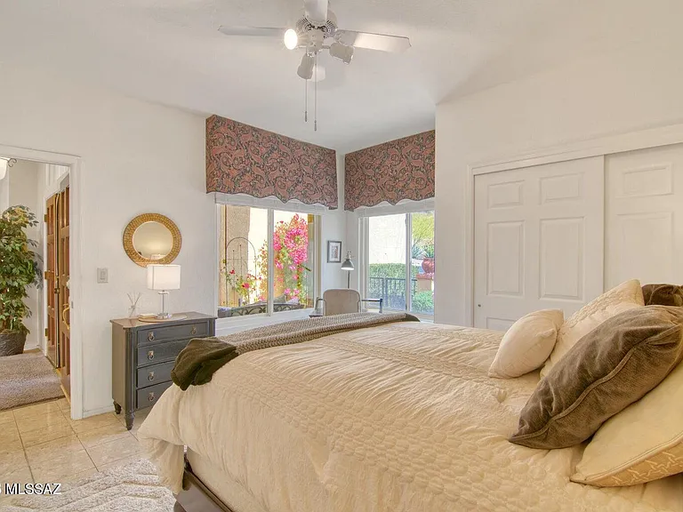 1232 E Camino Diestro — Photo 32