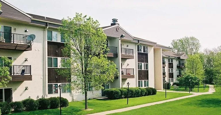 Greenbriar Village — Photo 5