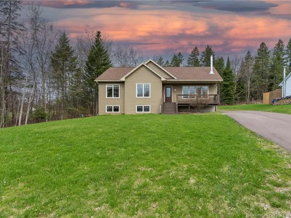 17 Morgan Dr, Salisbury, NB E4J 2N2