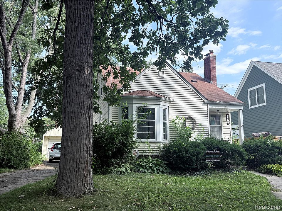 1st image of 1313 E 5th St