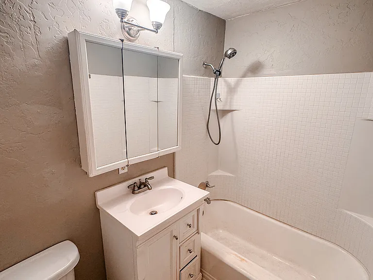 4708 N College Ave — Photo 6