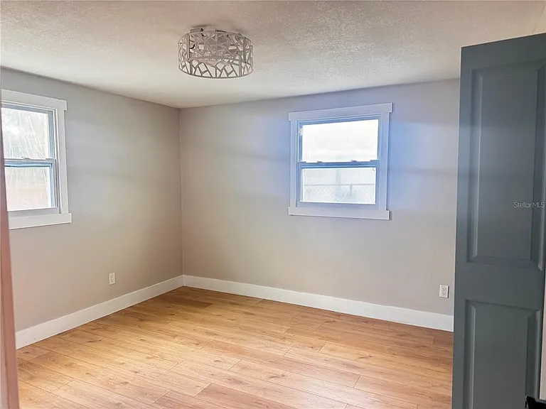 3205 E Shadowlawn Ave — Photo 21