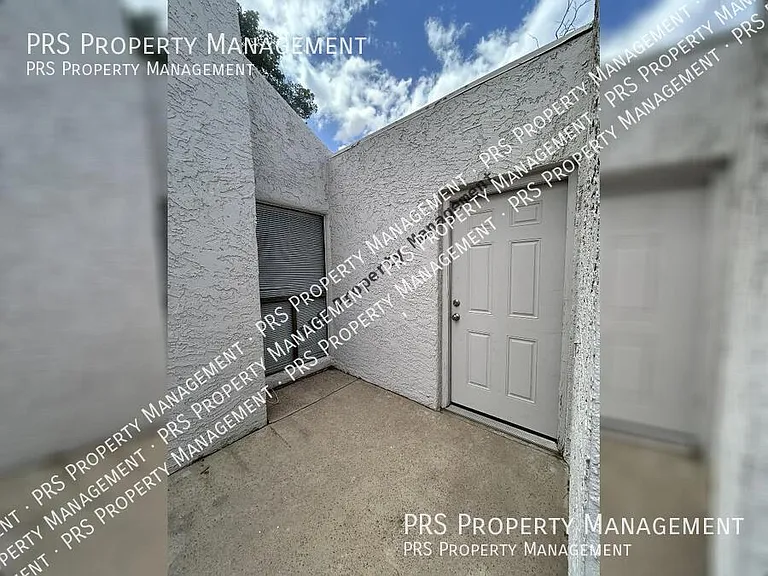 329 E Ambassador Dr — Photo 45