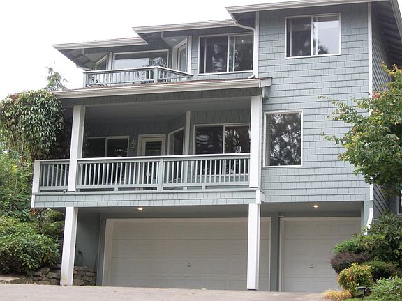 2nd image of 12055 Lakeside Pl NE