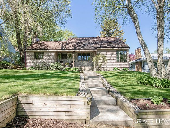 2nd image of 1441 Derby Dr NW