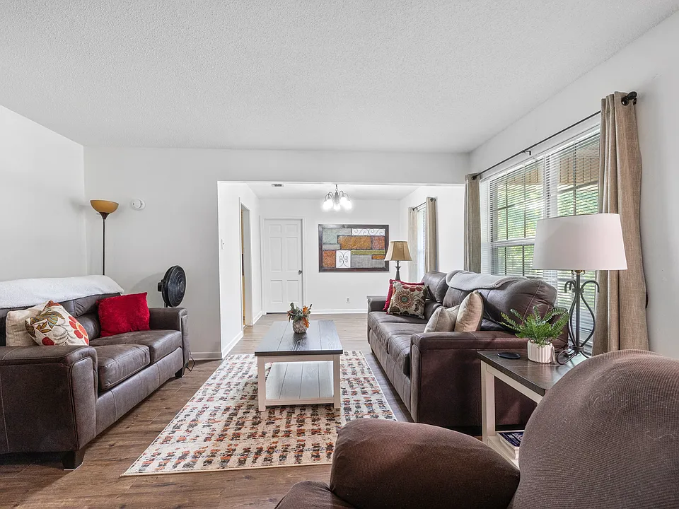 10 Summit Cir