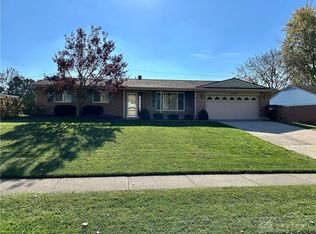 4250 Glenayre Dr, Englewood, OH