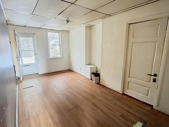 4th image of 517 & 1/2 Harlan Ave