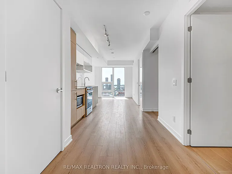 100 Queens Cay E #2508 — Photo 2