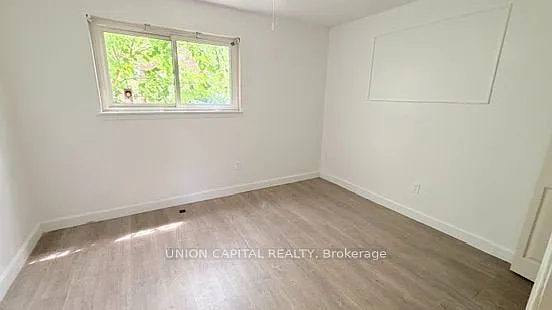 465 Hounslow Ave — Photo 33