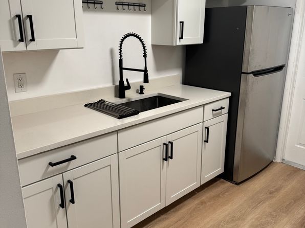 171 S Broadway APT 2