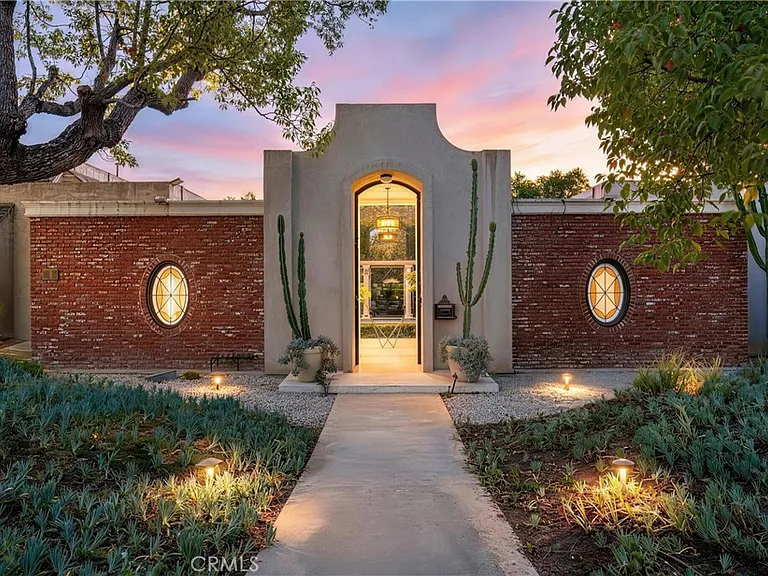 1049 Oak Grove Pl — Photo 49