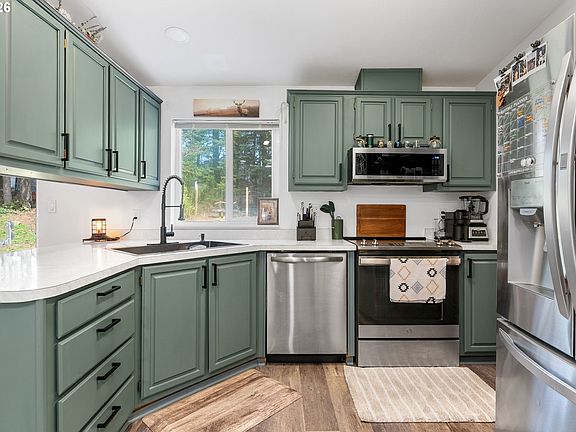 4th image of 152 Estabrook Rd