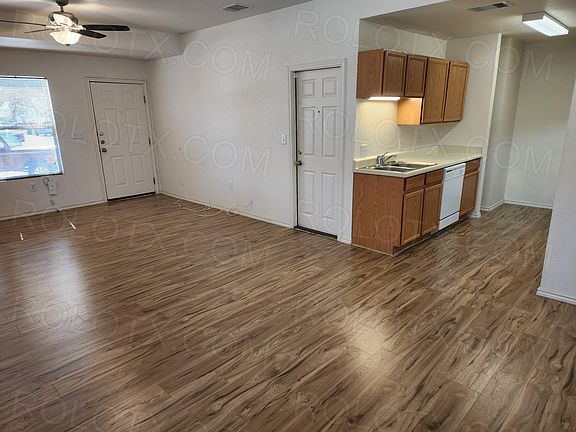 2nd image of 15405 Kamary Ln