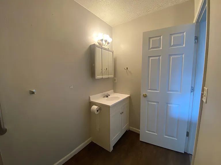 205 Baronne St — Photo 2