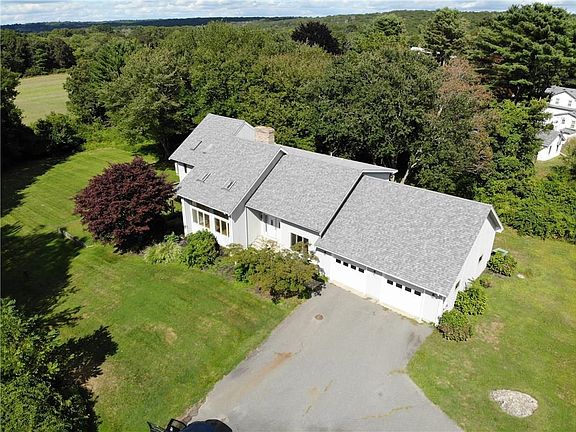 3rd image of 23 Seapowet Ave