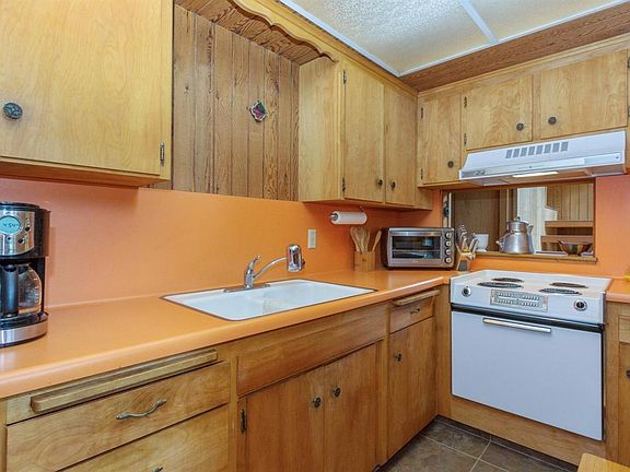 2nd image of 41904 Black Oak Way