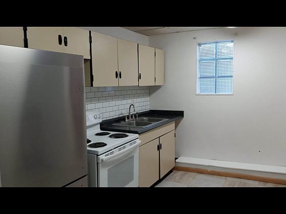 4th image of 203 Randolph Ave #2