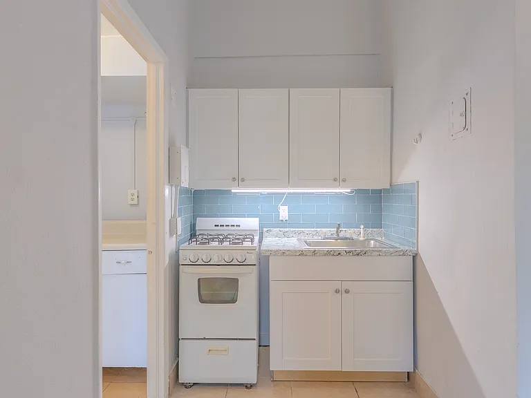 5824 McKinley St #2 — Photo 17