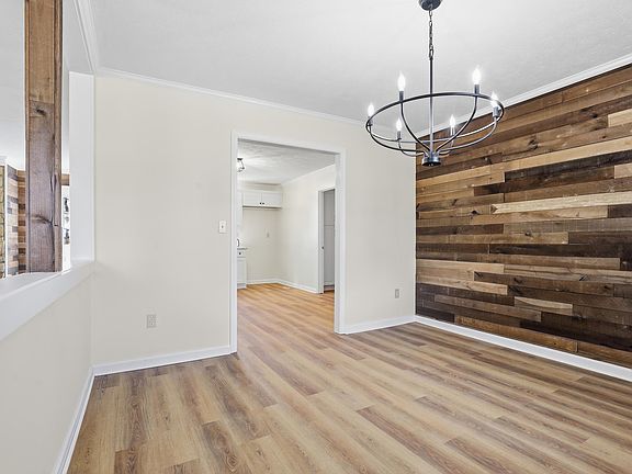 3rd image of 1006 Colleton Ct