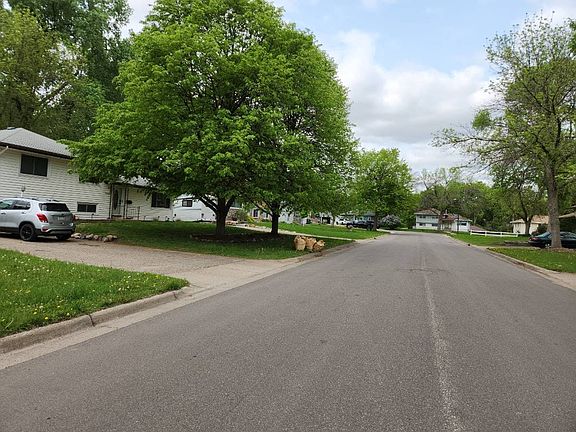 5th image of 7024 Regent Ave N
